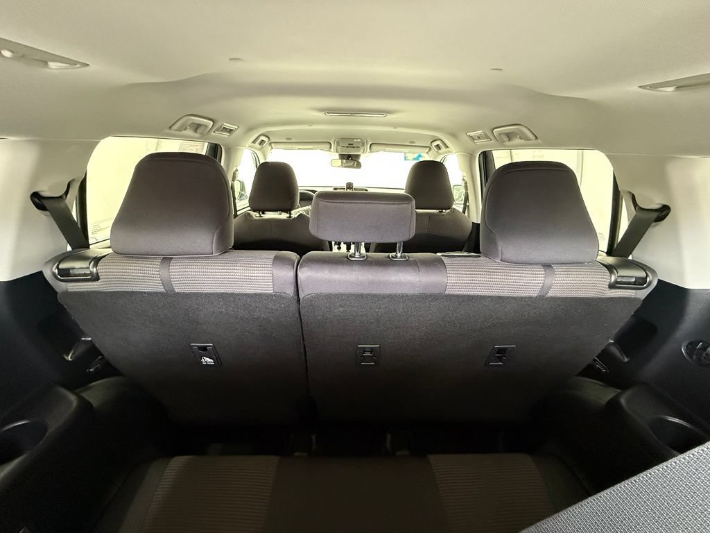 Used 2024 Toyota Highlander LE AWD/4WD image 33