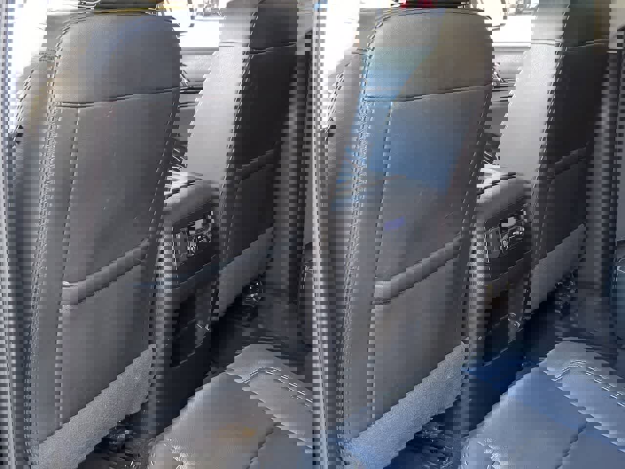 Used 2018 Chevrolet Tahoe LT w/ RST Edition image 17