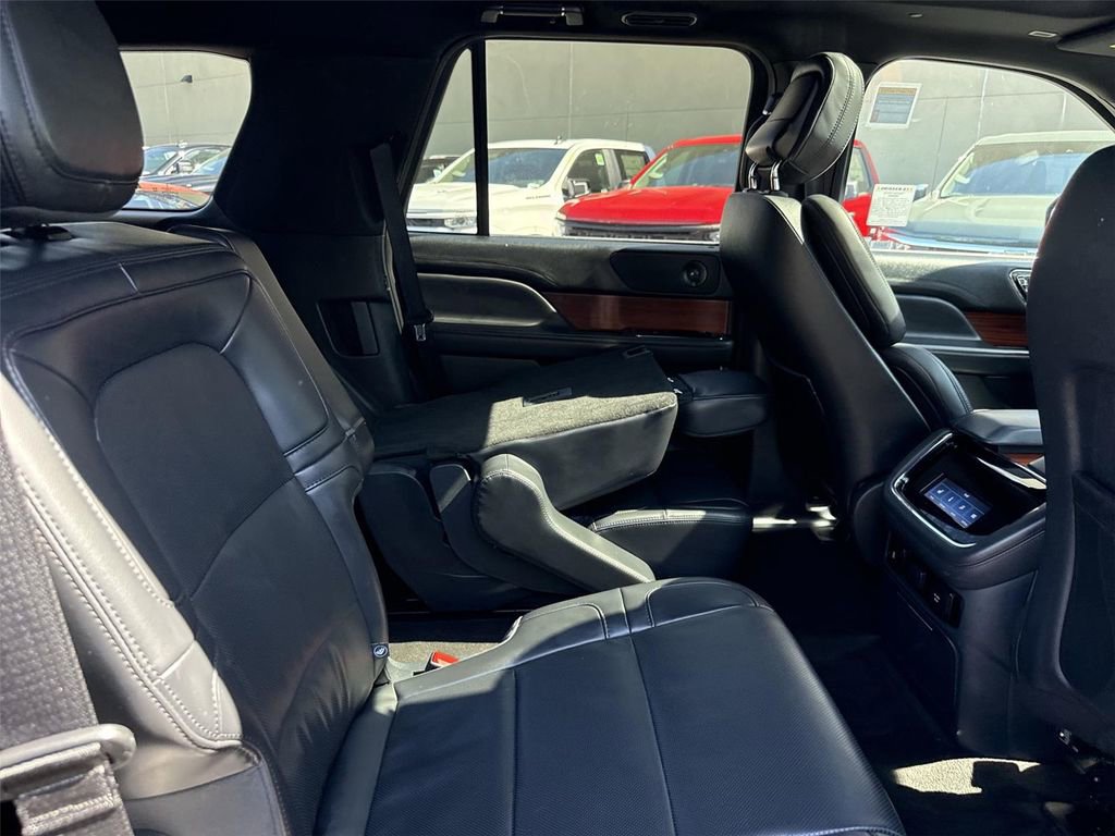 Used 2024 Lincoln Navigator Premiere image 25