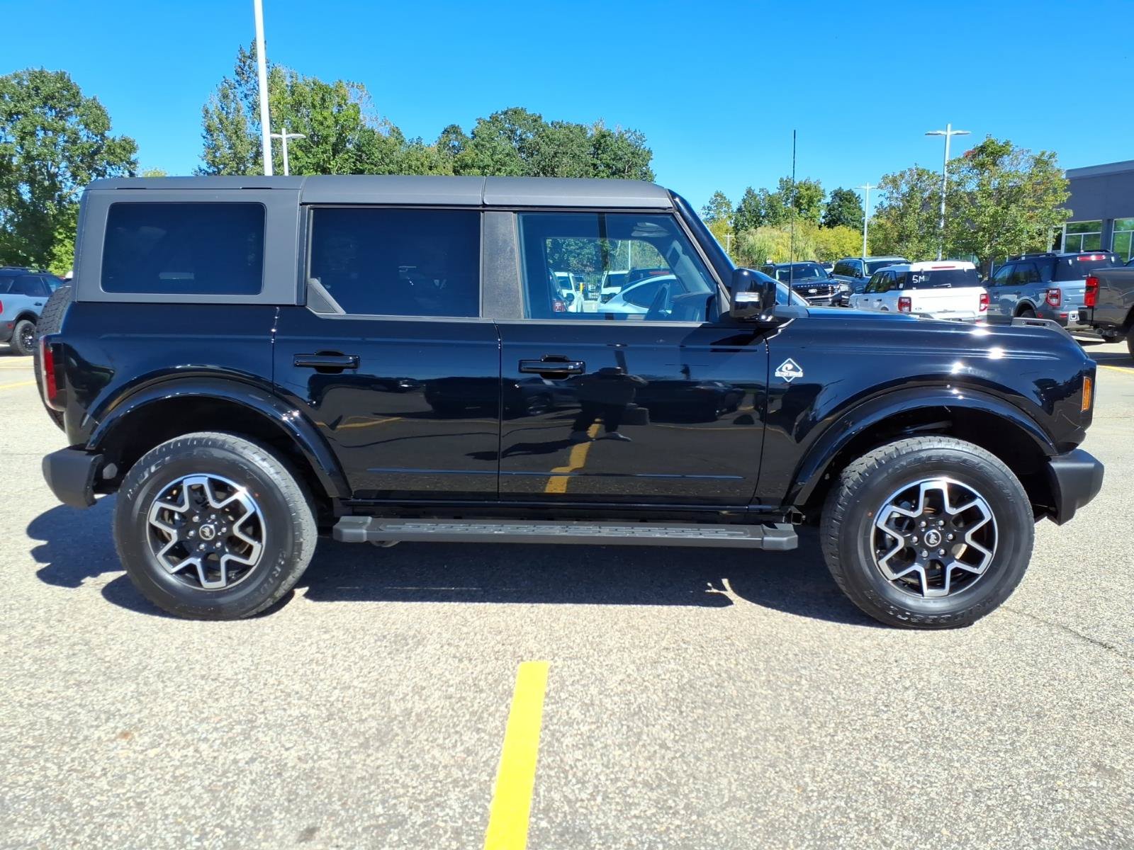 Certified 2024 Ford Bronco Outer Banks AWD/4WD image 9