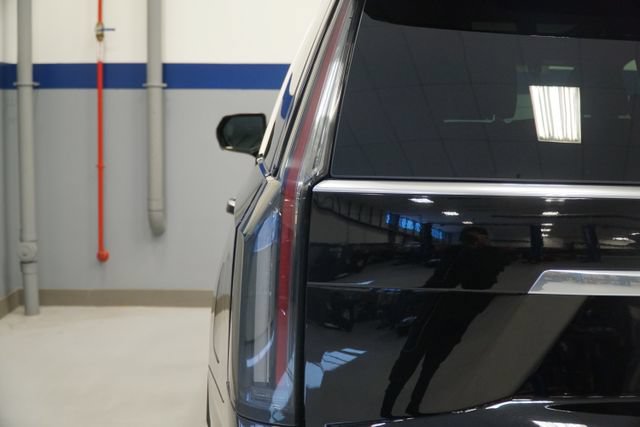 Certified 2025 Cadillac Escalade Premium Luxury AWD/4WD image 4