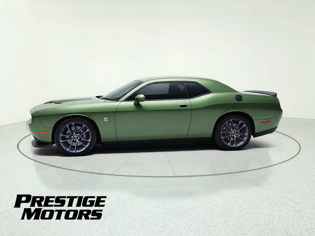 Used 2022 Dodge Challenger R/T Scat Pack RWD image 4