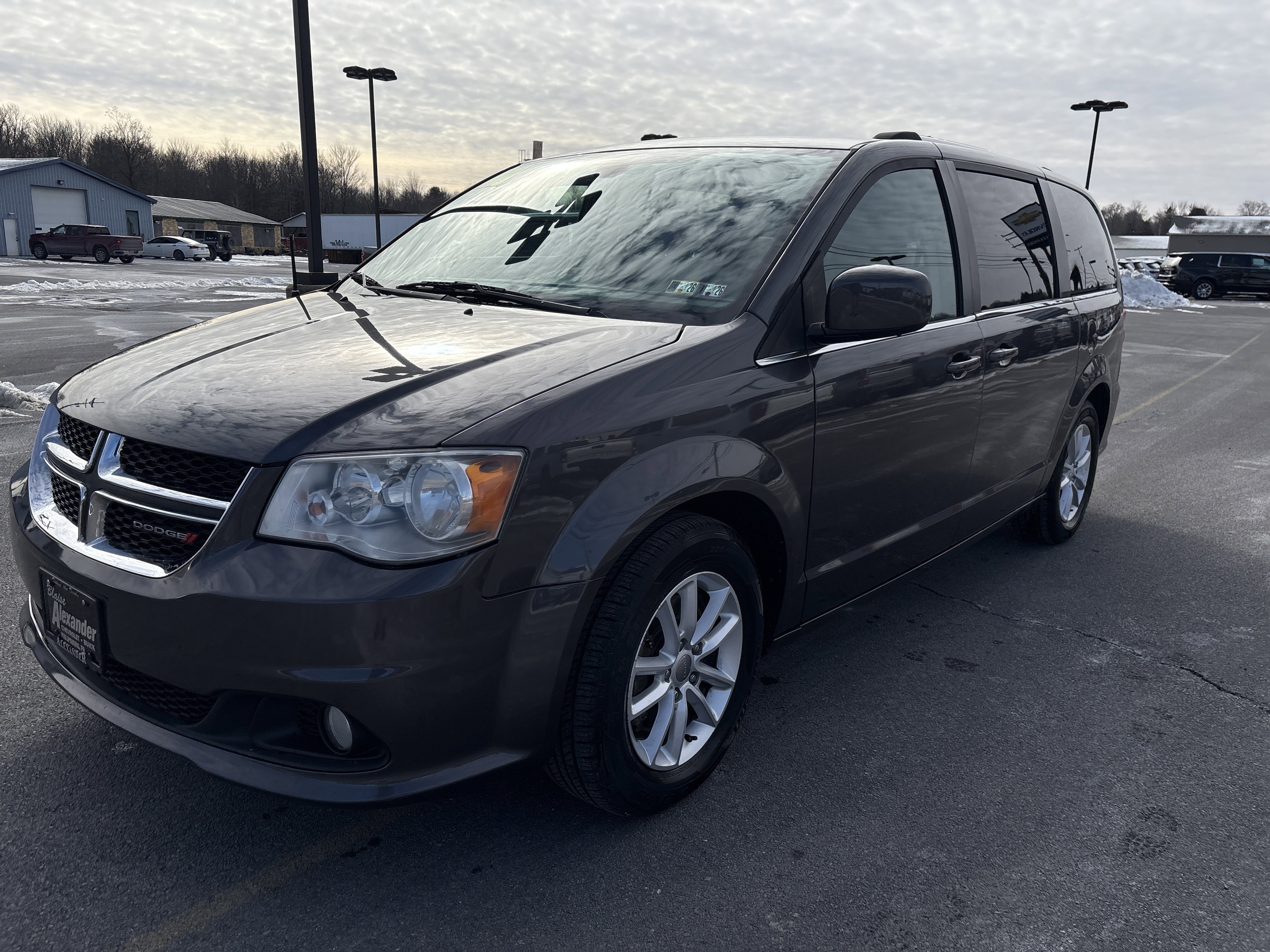 Used 2018 Dodge Grand Caravan SXT image 8