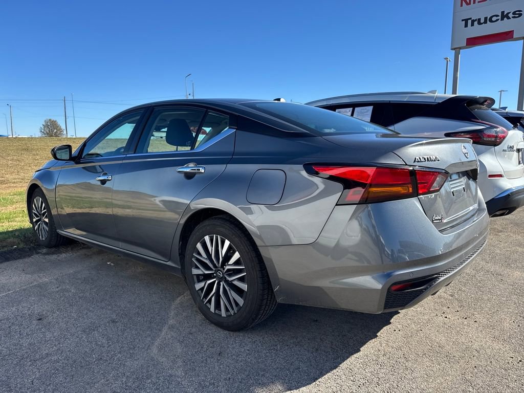 Used 2024 Nissan Altima 2.5 SV image 7