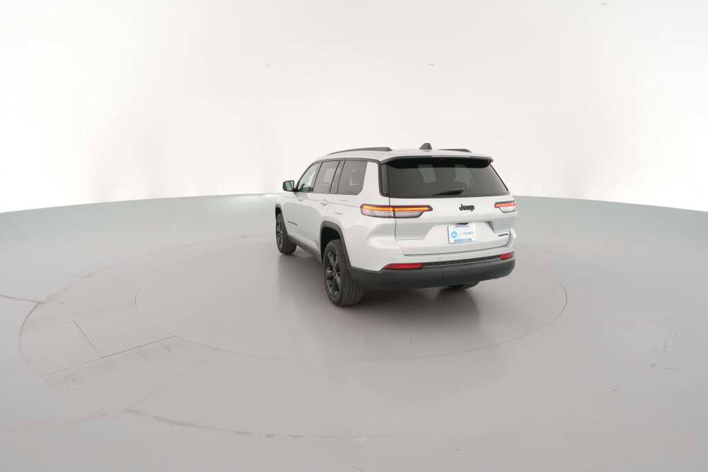 New 2025 Jeep Grand Cherokee L Limited w/ Black Appearance Package image 9