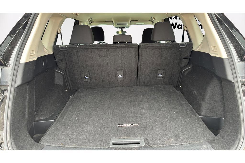 Used 2024 Nissan Rogue S image 10