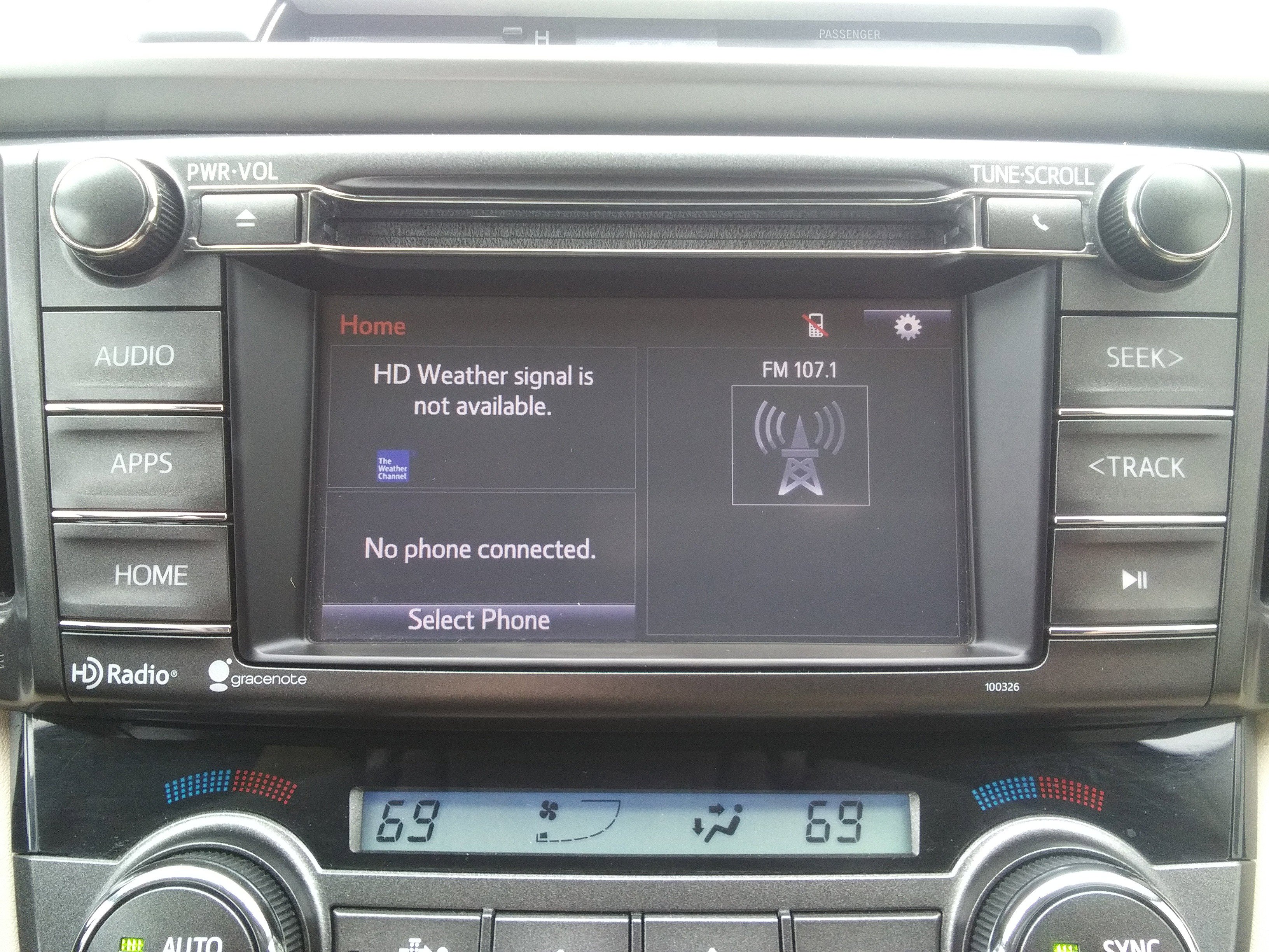 Used 2015 Toyota RAV4 XLE image 22