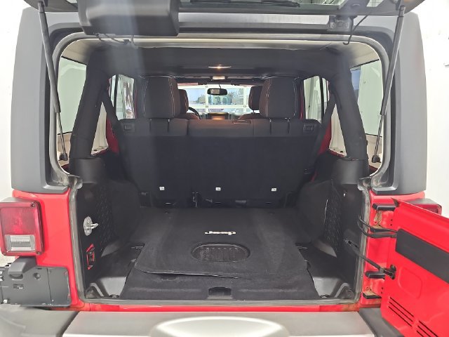 Used 2015 Jeep Wrangler Unlimited Sahara w/ Connectivity Group AWD/4WD image 20