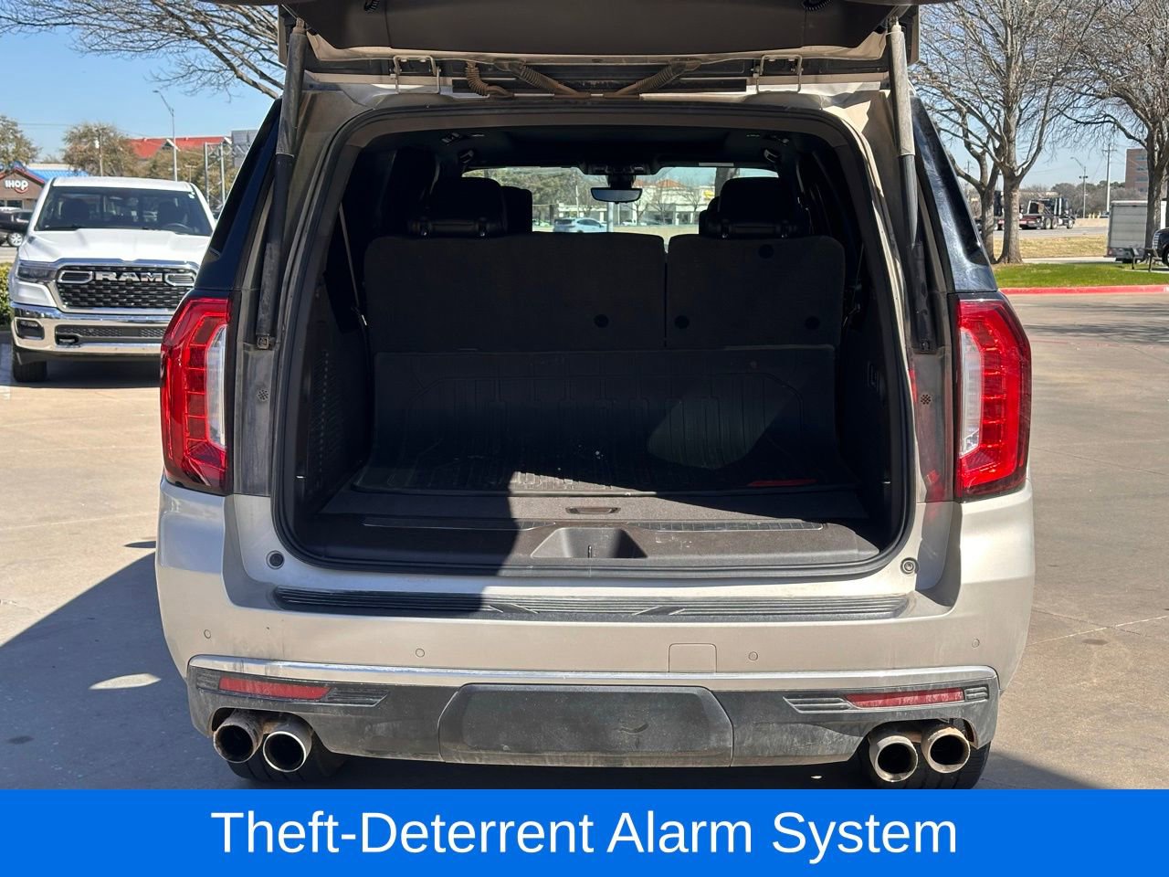 Used 2021 GMC Yukon XL Denali w/ Denali Ultimate Package image 15