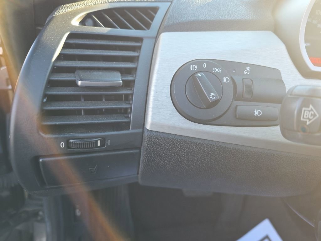 Used 2005 BMW Z4 3.0i image 18