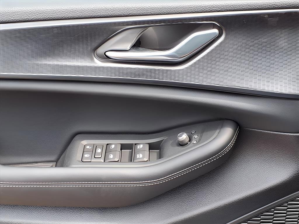 New 2025 Jeep Grand Cherokee L Laredo image 18