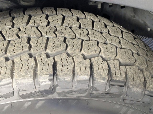 Used 2023 Ford F150 Lariat w/ Trailer Tow Package image 9