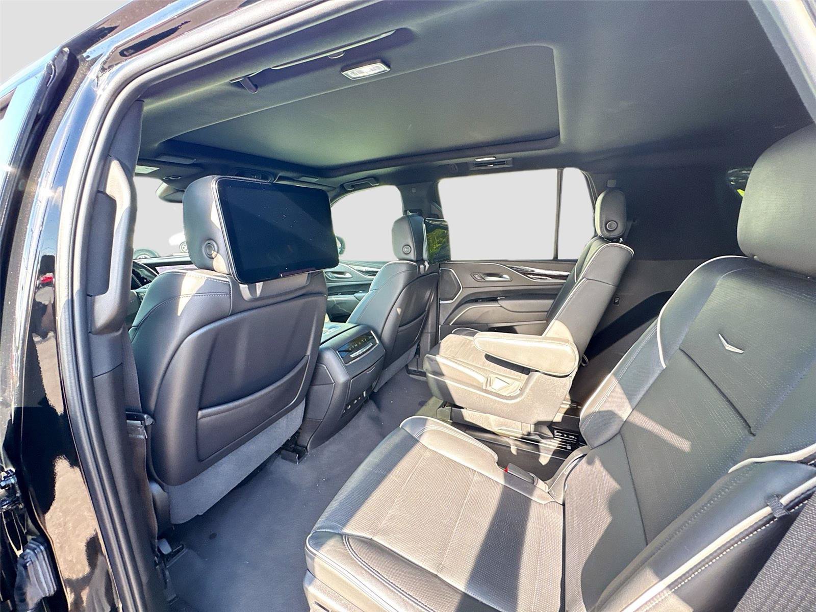 Used 2021 Cadillac Escalade Sport RWD image 14