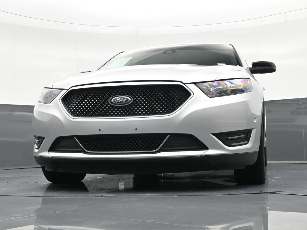 Used 2018 Ford Taurus SHO w/ Driver Assist Package image 29