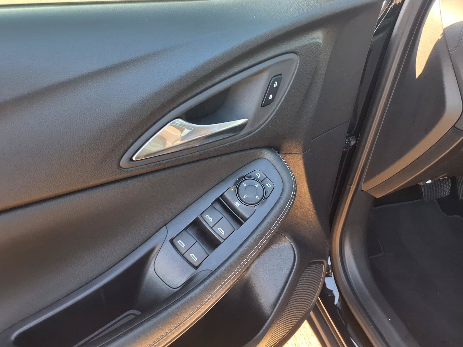 Used 2025 Buick Encore GX Preferred FWD image 14