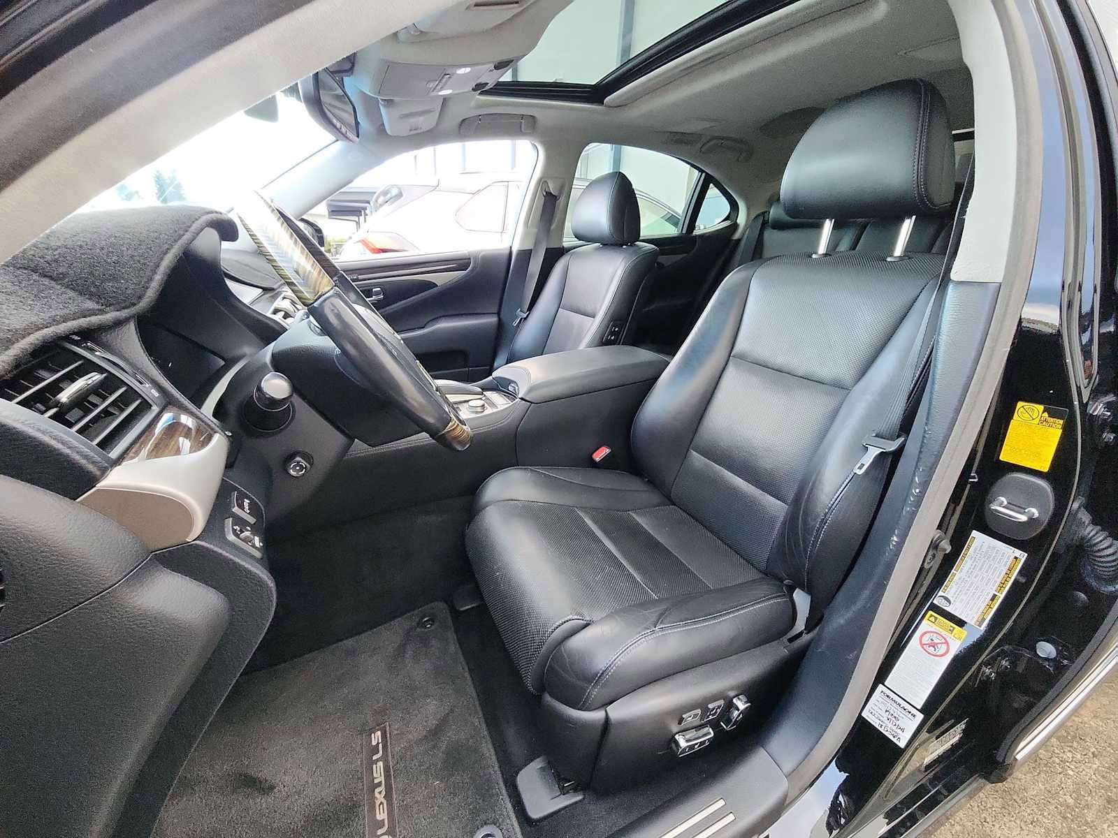 Used 2015 Lexus LS 460 image 13