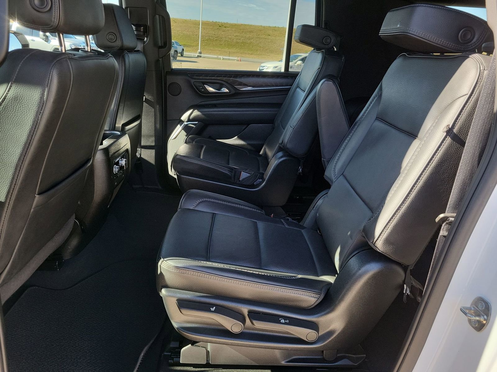 Used 2023 GMC Yukon XL Denali image 24