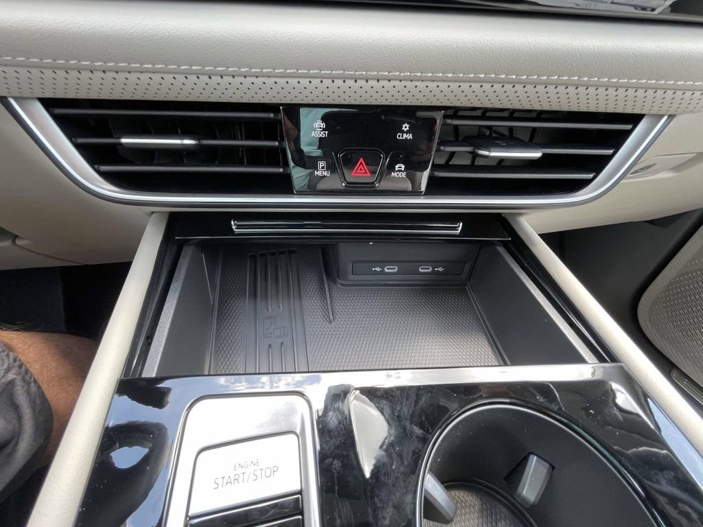 New 2026 Volkswagen Atlas SE FWD image 28