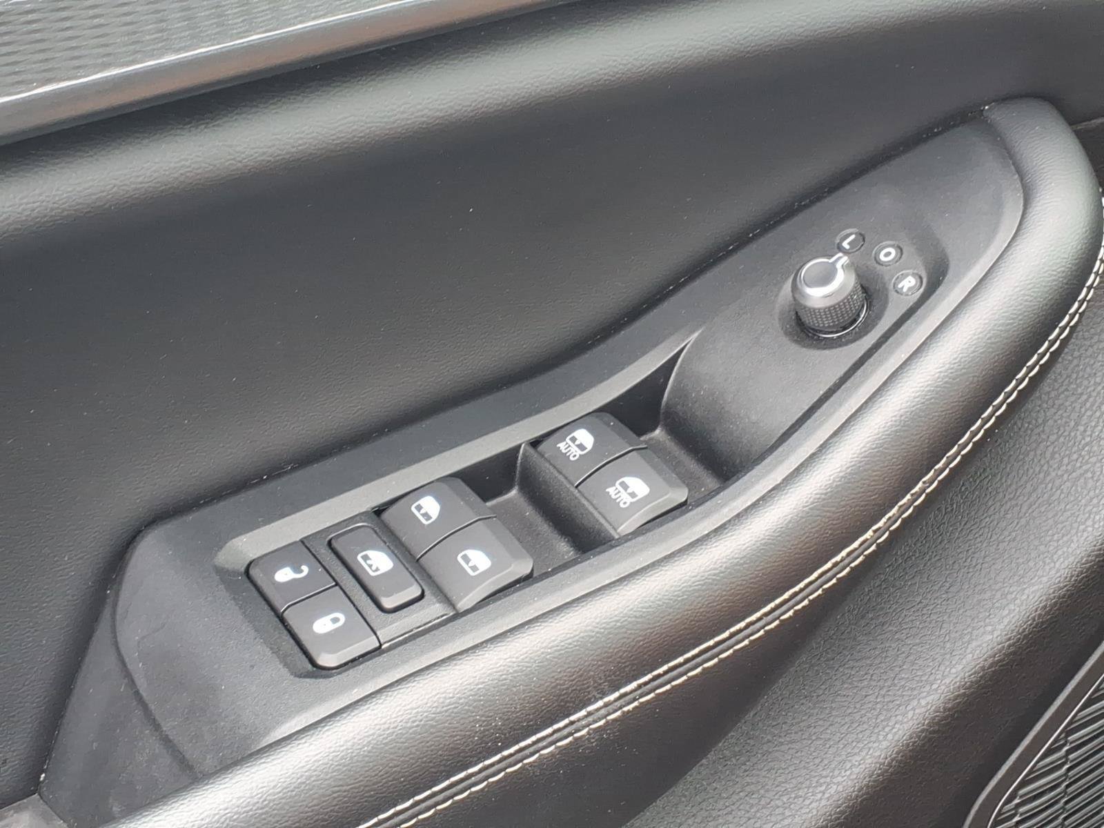 Used 2023 Jeep Grand Cherokee Altitude AWD/4WD image 16