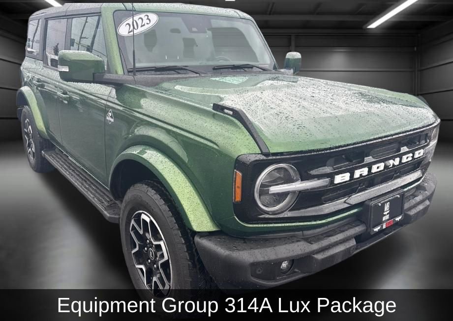 Used 2023 Ford Bronco Outer Banks image 4