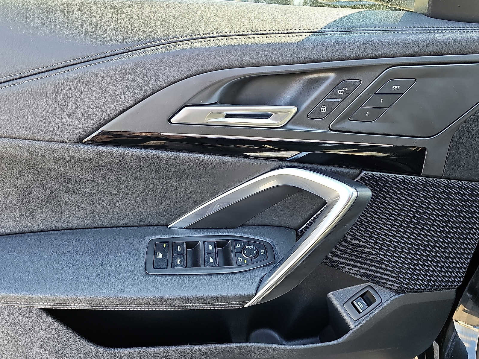 Used 2025 BMW X1 xDrive28i image 12