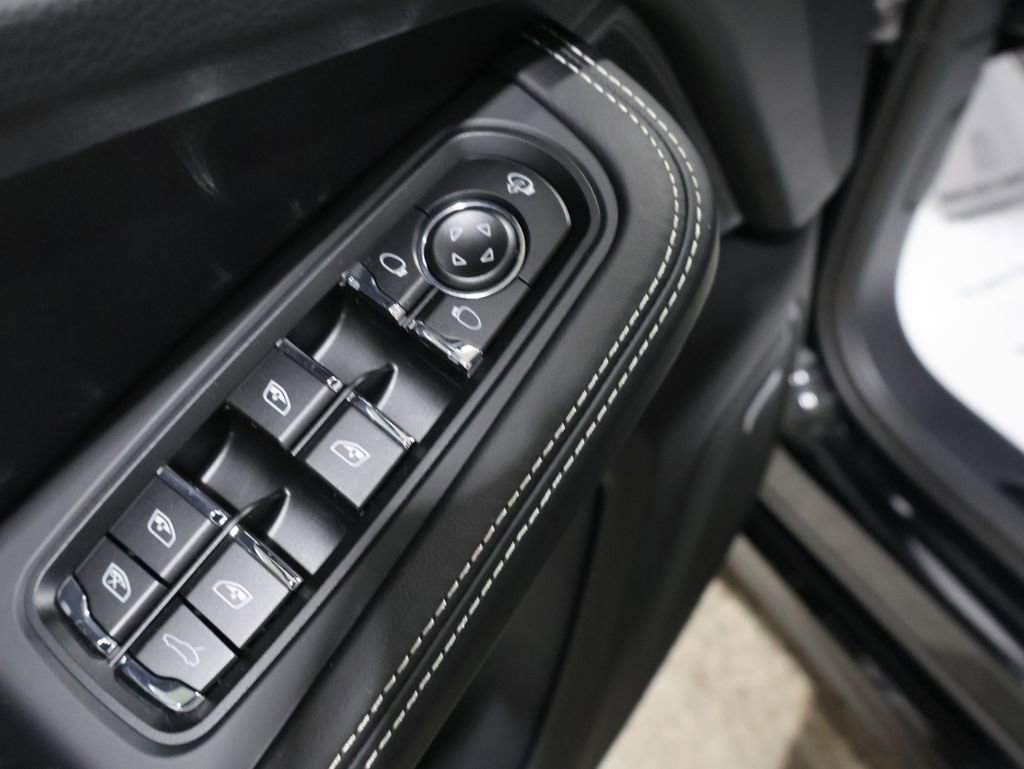 Used 2026 Porsche Macan GTS image 13