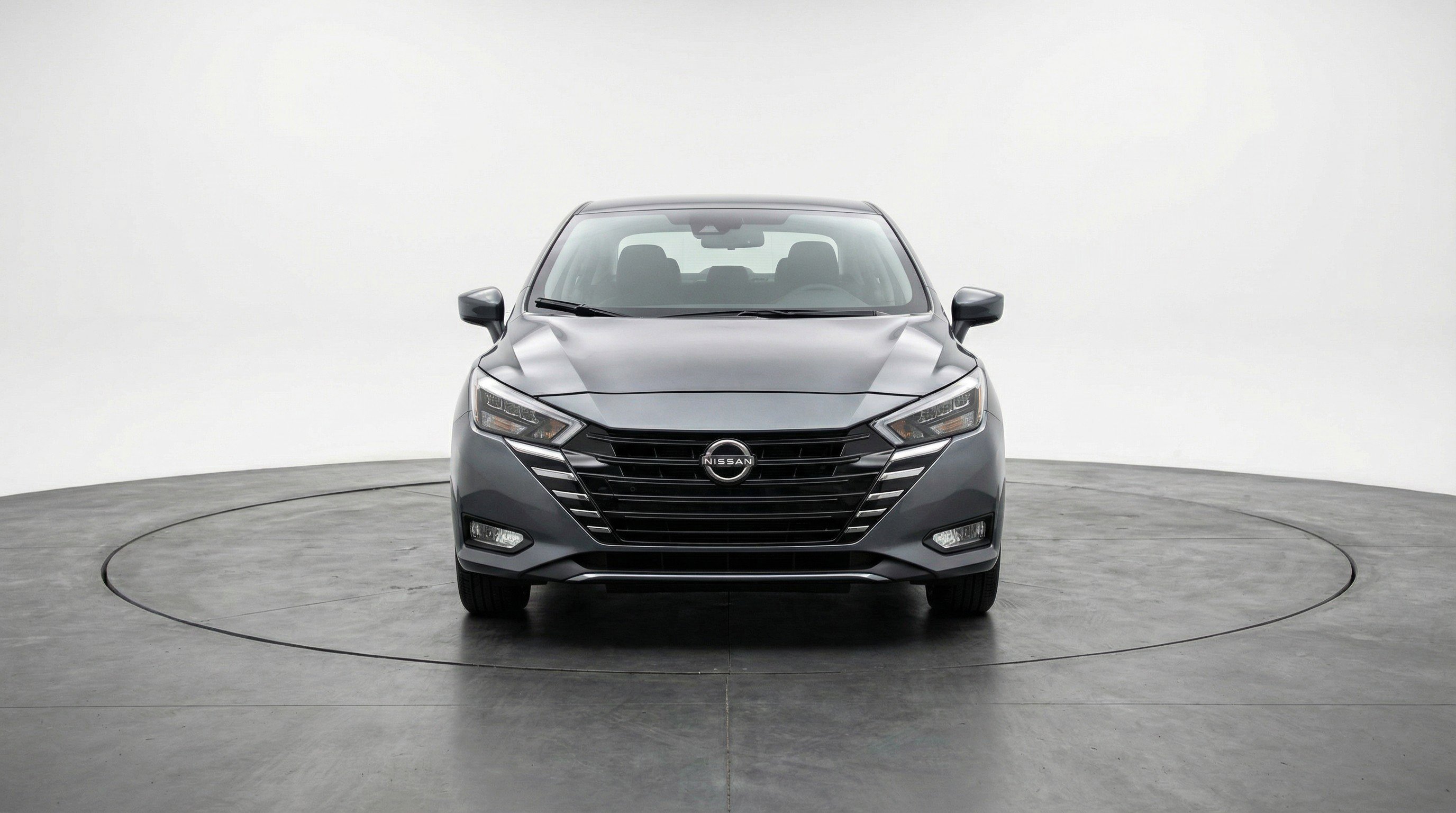 Used 2025 Nissan Versa SV image 2