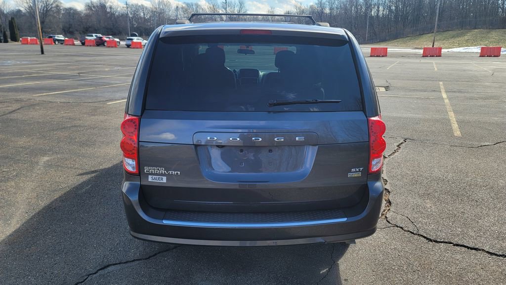 Used 2015 Dodge Grand Caravan SXT image 11