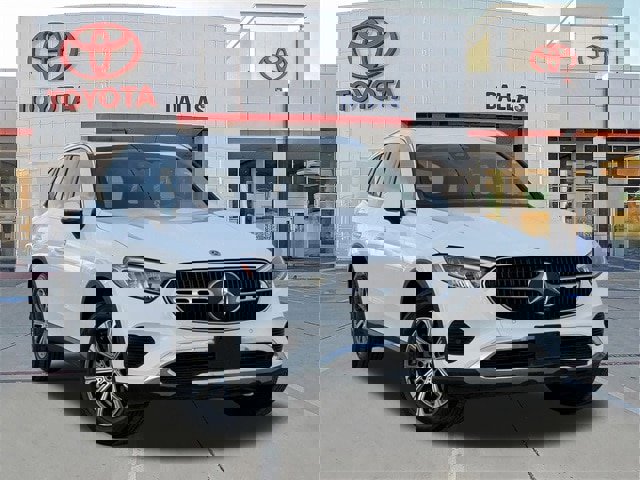 Used 2024 Mercedes-Benz GLC 300 image 1