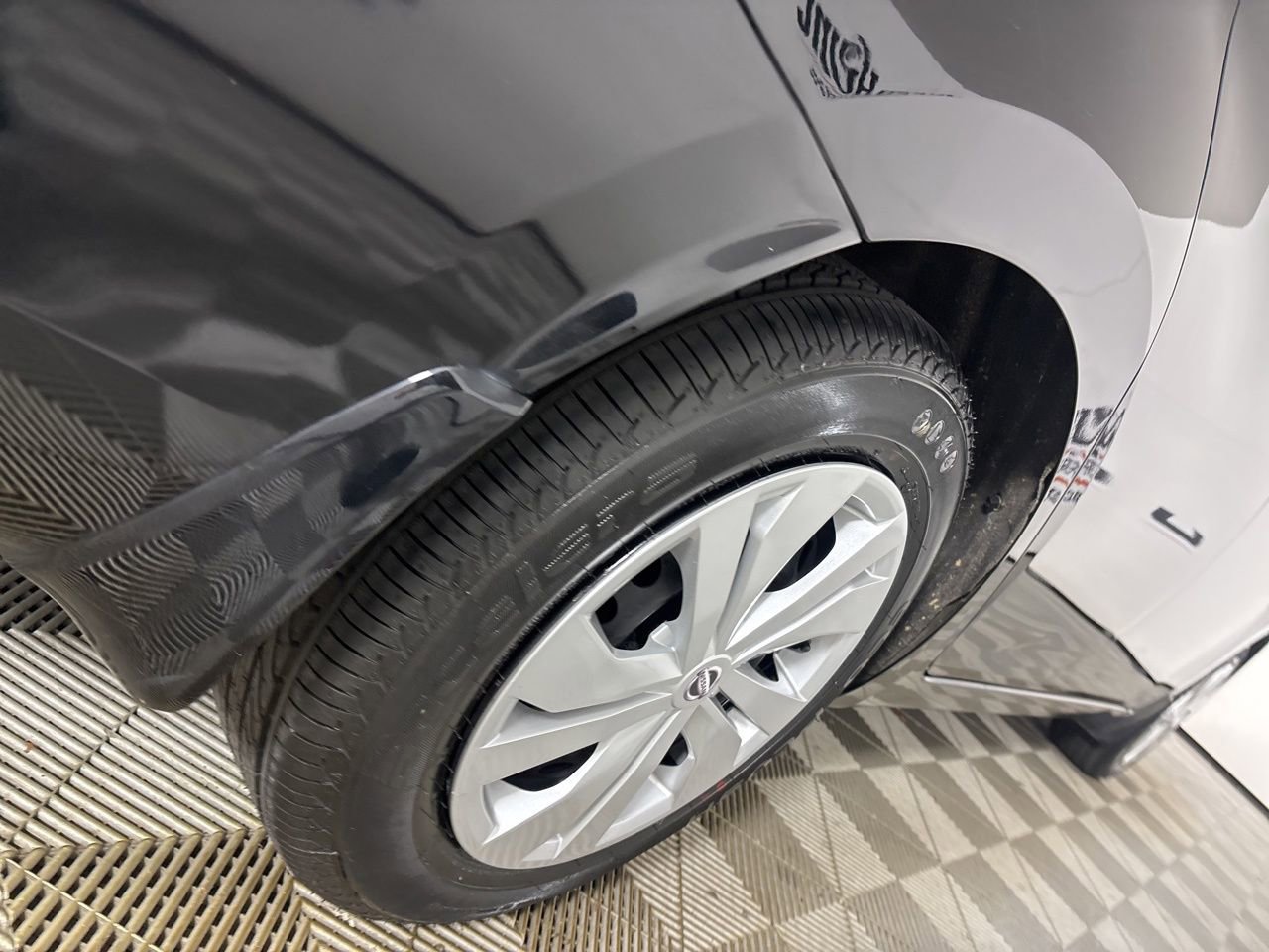 Used 2024 Nissan Versa S w/ Trunk Package image 33