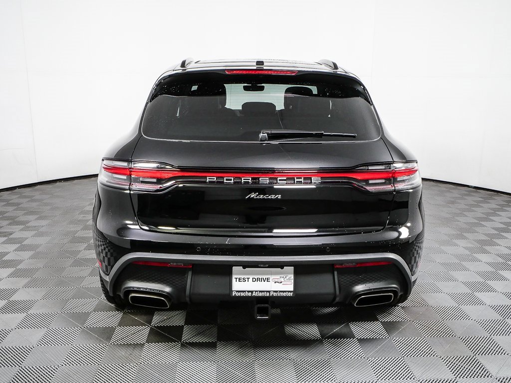 Certified 2025 Porsche Macan image 32