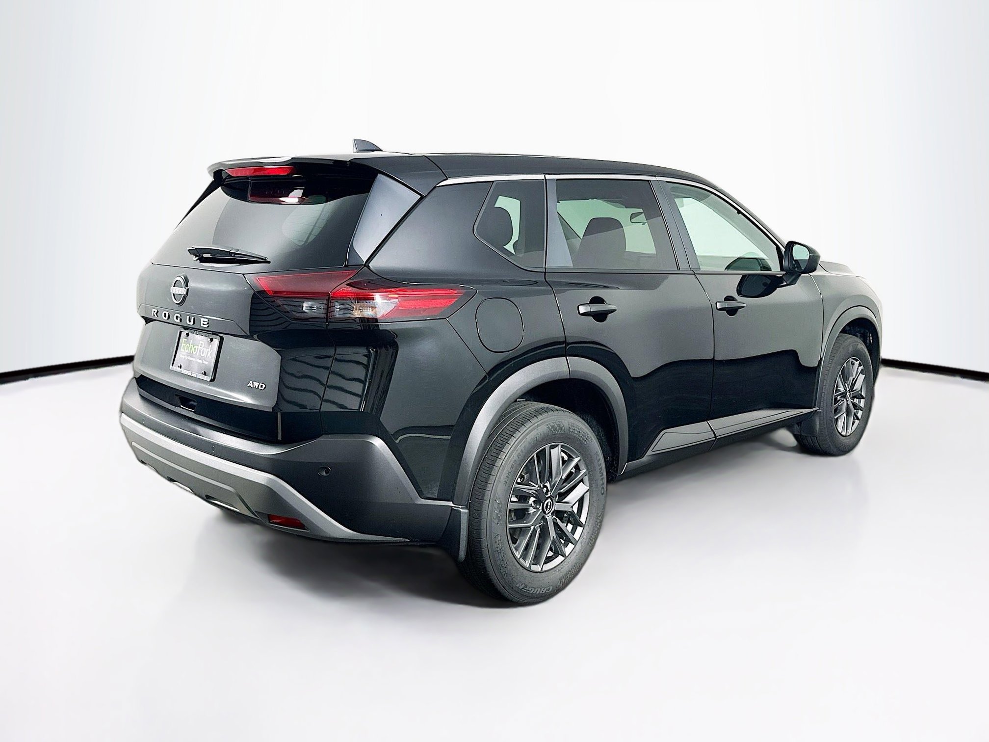 Used 2023 Nissan Rogue S AWD/4WD image 9