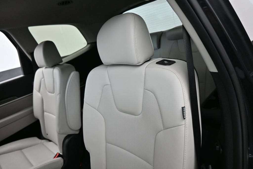 Used 2025 Kia Telluride S FWD image 33