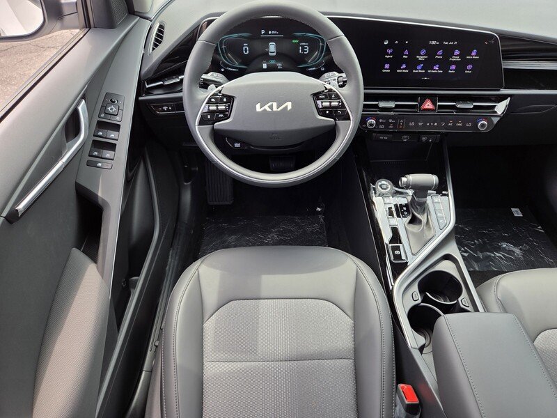 New 2026 Kia Niro EX FWD image 8