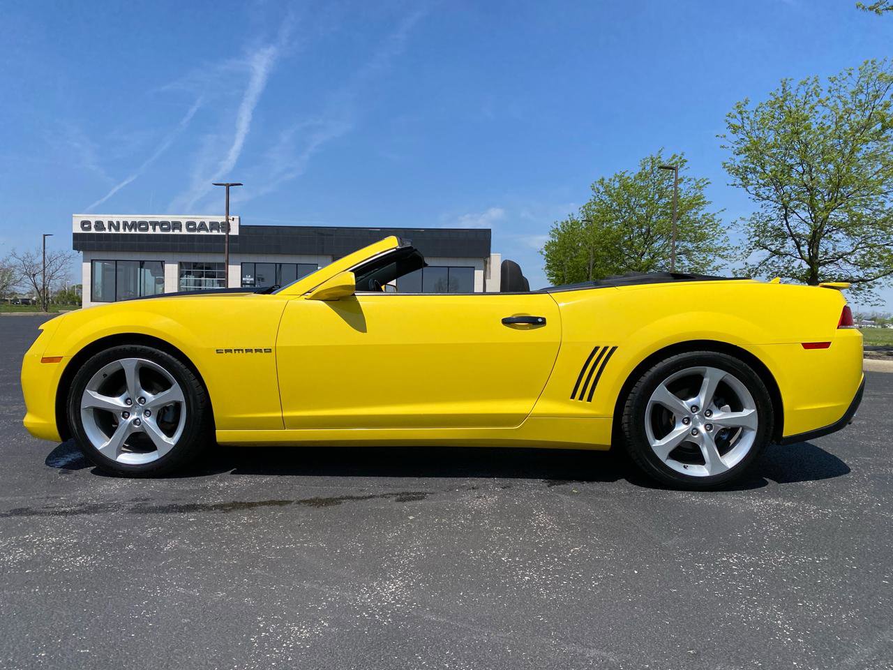 Used 2015 Chevrolet Camaro LT RWD image 15