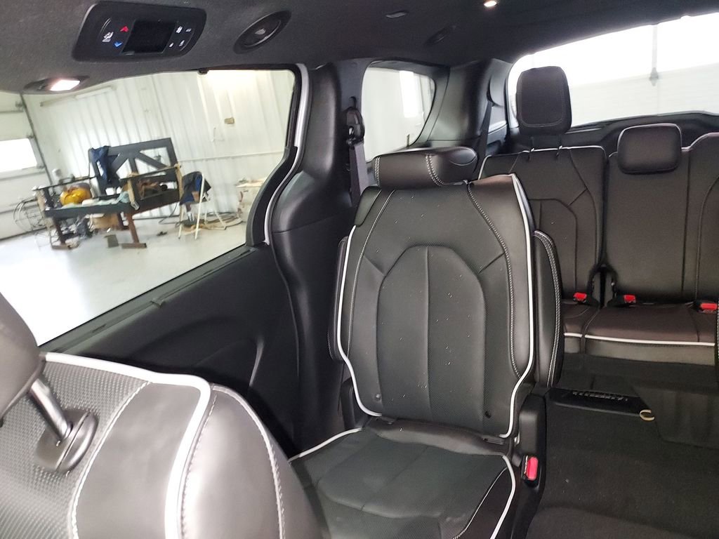 New 2026 Chrysler Pacifica Limited w/ S Appearance Package FWD image 12