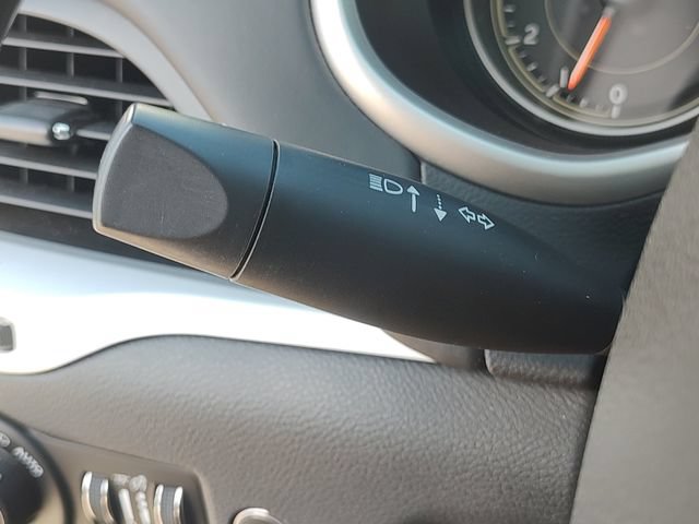 Used 2017 Jeep Cherokee Overland w/ Technology Group AWD/4WD image 23