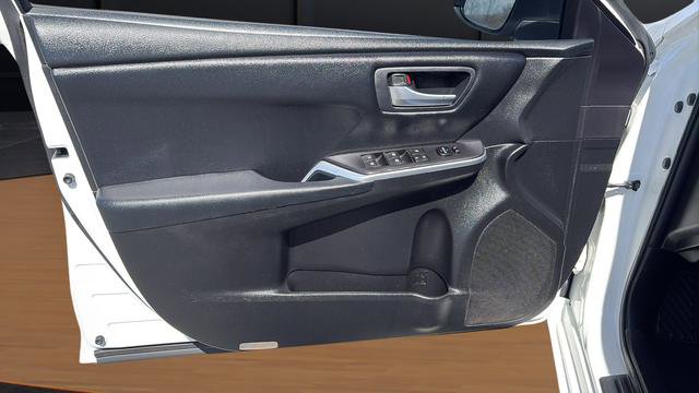 Used 2016 Toyota Camry SE image 23