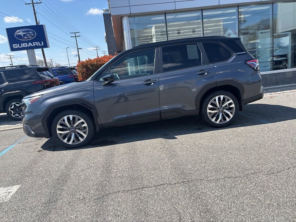 Certified 2025 Subaru Forester Touring AWD/4WD image 9