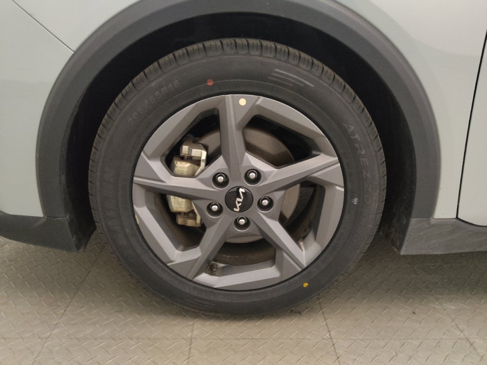 Used 2025 Kia K4 FWD image 31