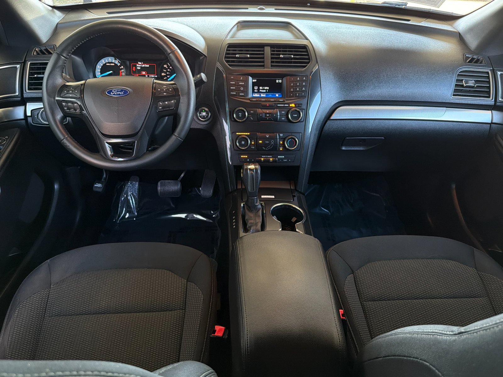 Used 2018 Ford Explorer XLT FWD image 12