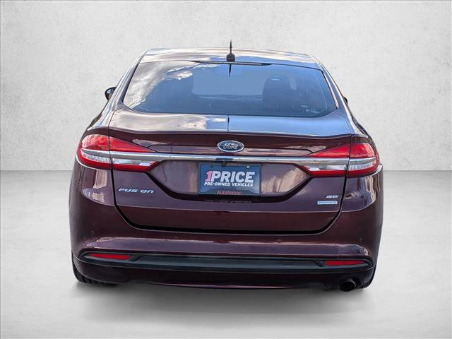 Used 2017 Ford Fusion SE w/ Fusion SE Technology Package image 6