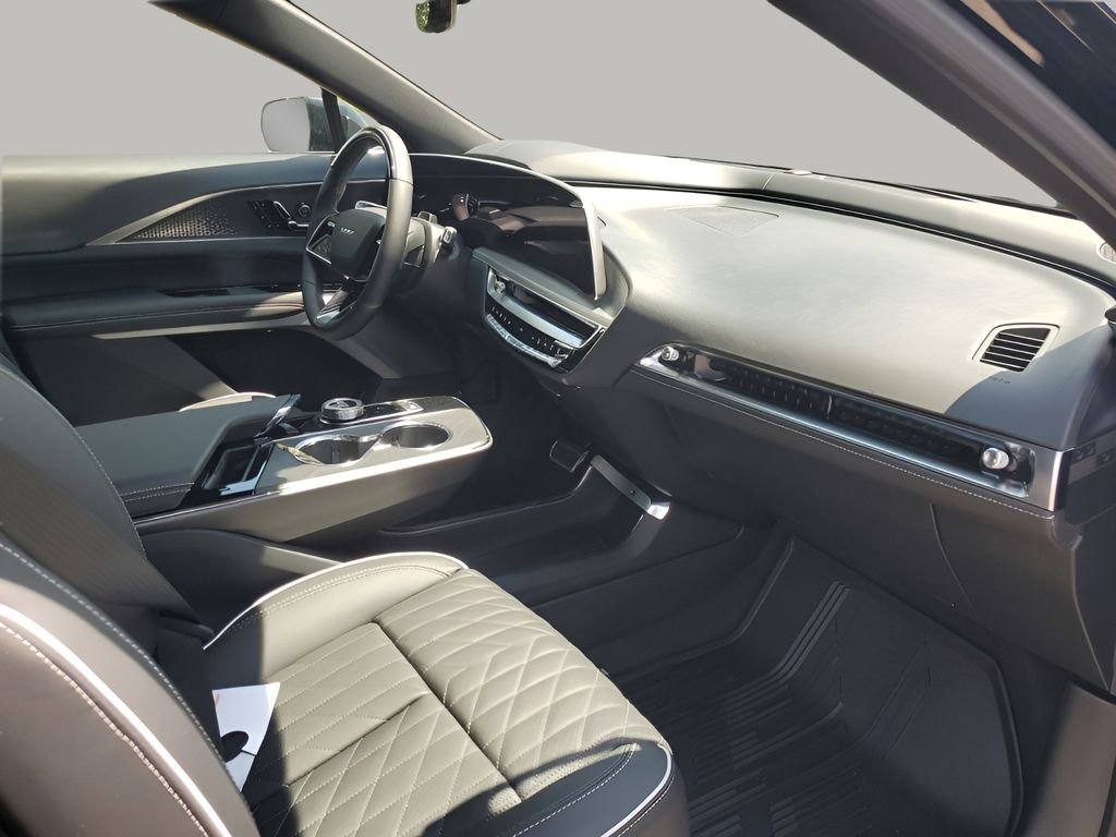 New 2026 Cadillac Lyriq V image 16