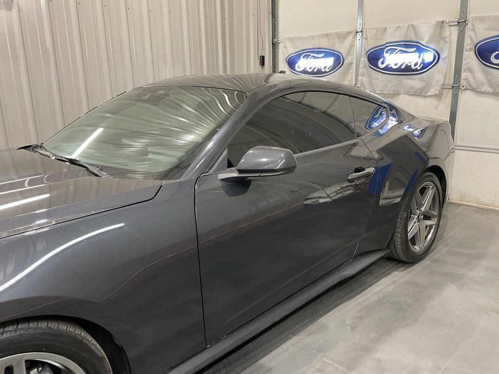 Used 2024 Ford Mustang EcoBoost image 5