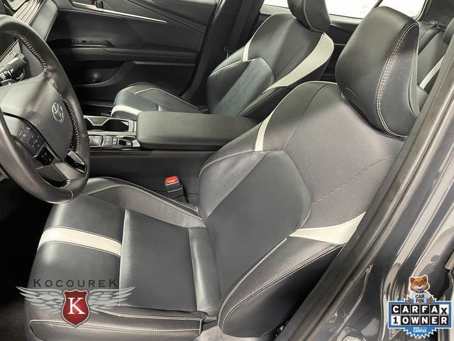 Used 2025 Toyota Camry SE w/ Convenience Package FWD image 13