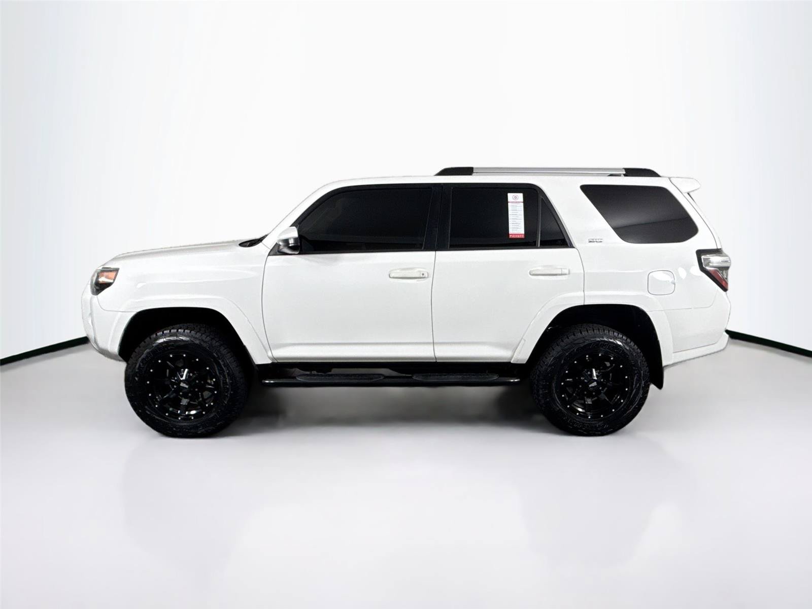 Used 2019 Toyota 4Runner SR5 AWD/4WD image 11