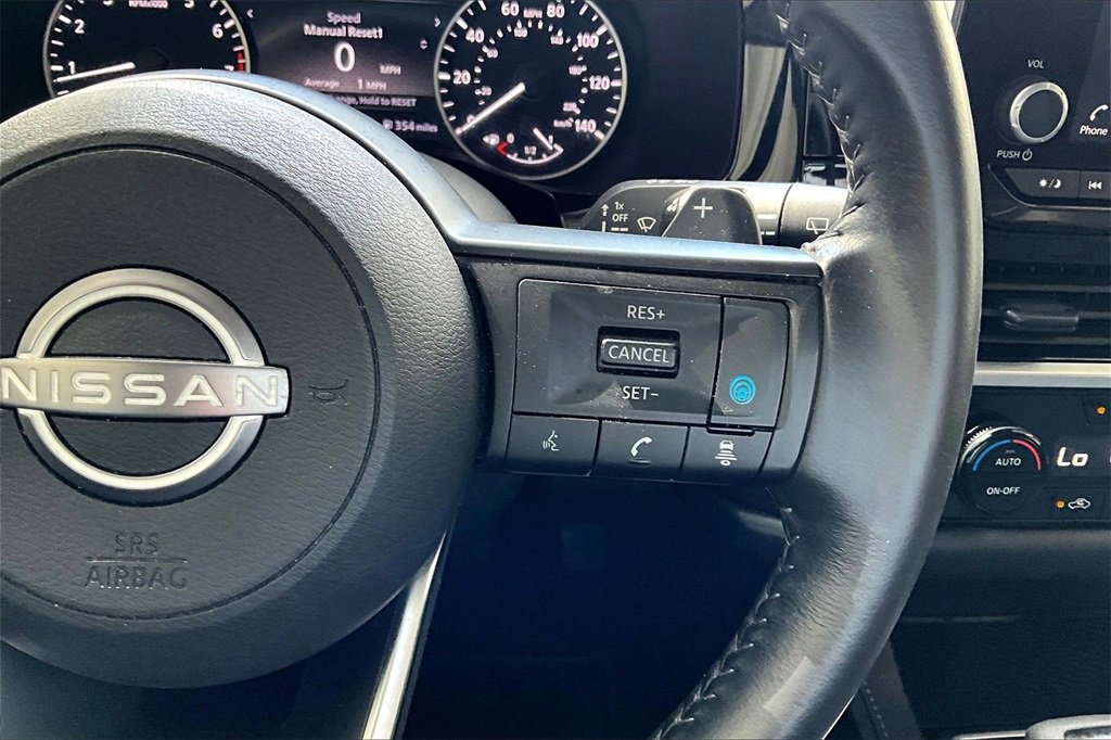 Used 2024 Nissan Pathfinder SV image 9