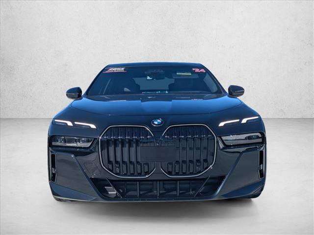 Used 2024 BMW 740i image 2