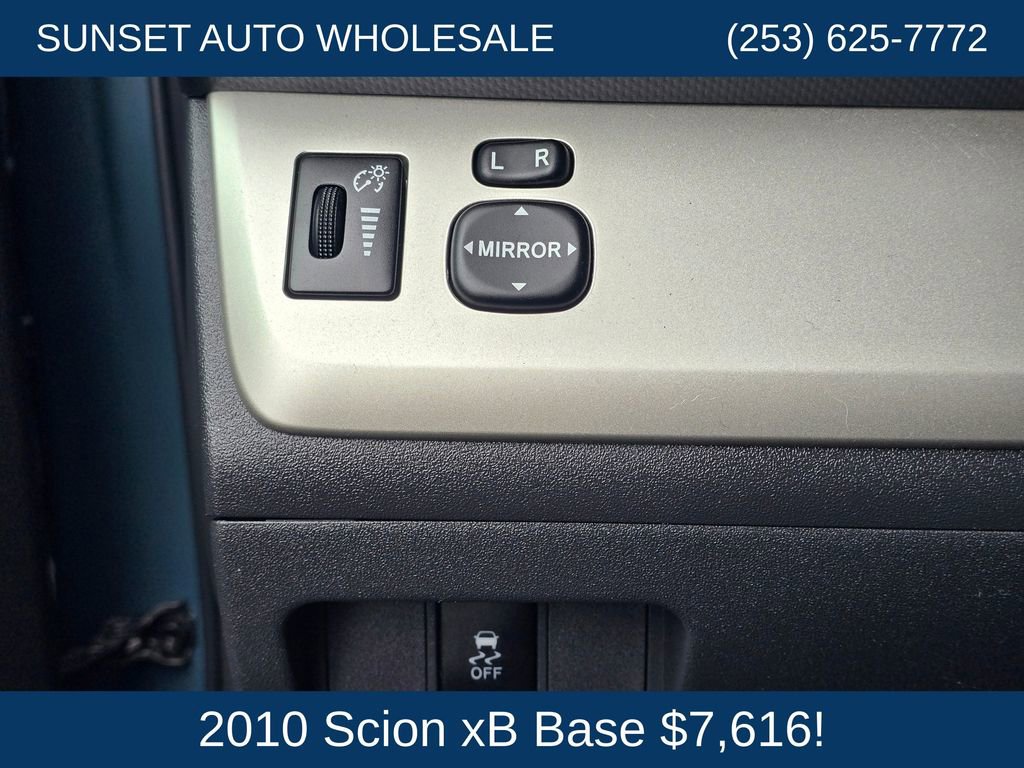 Used 2010 Scion xB FWD image 23