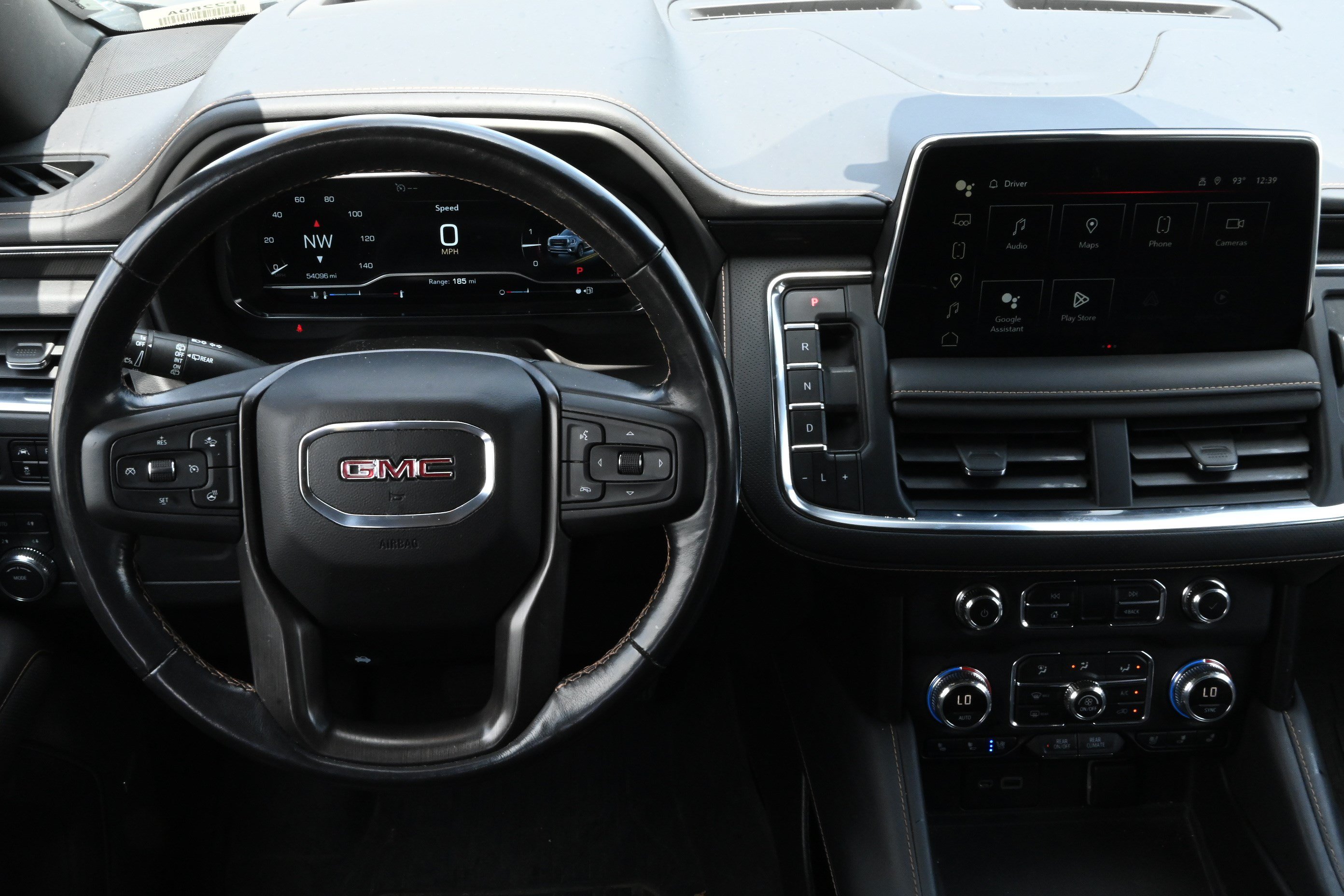 Used 2023 GMC Yukon XL AT4 w/ AT4 Premium Package AWD/4WD image 15